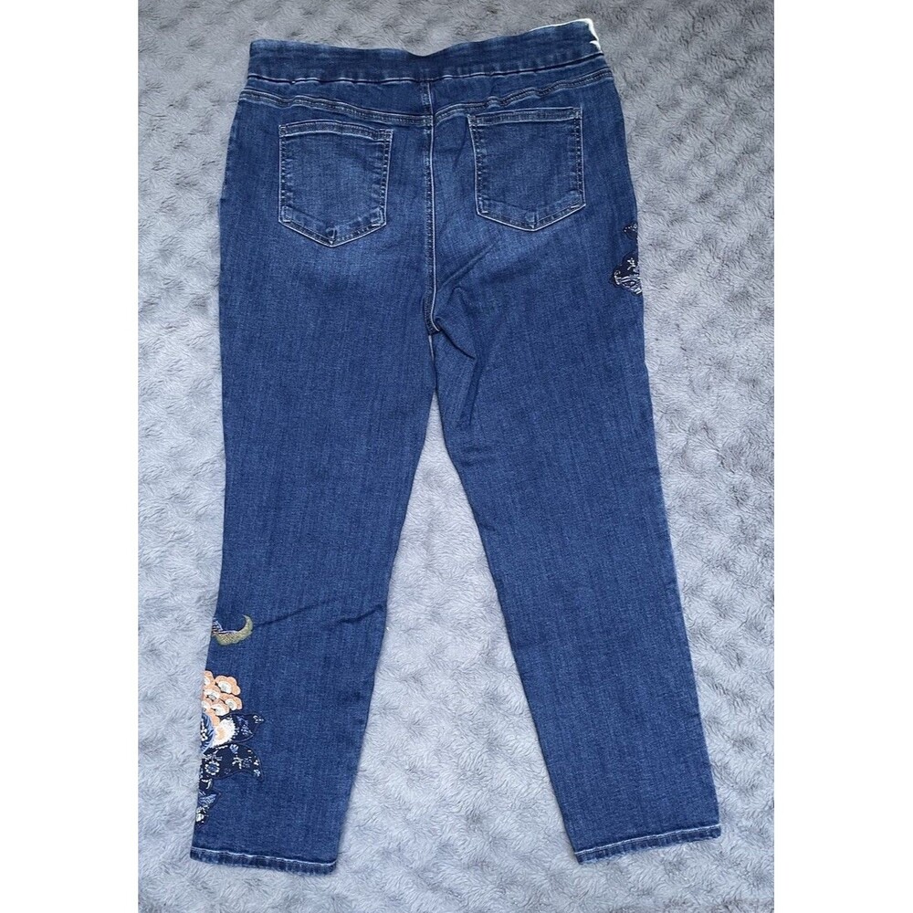 Chico’s 2.5 Pull On Jegging Ankle Jean Floral Embroidery Stretch Denim Sz 14R - Picture 5 of 16